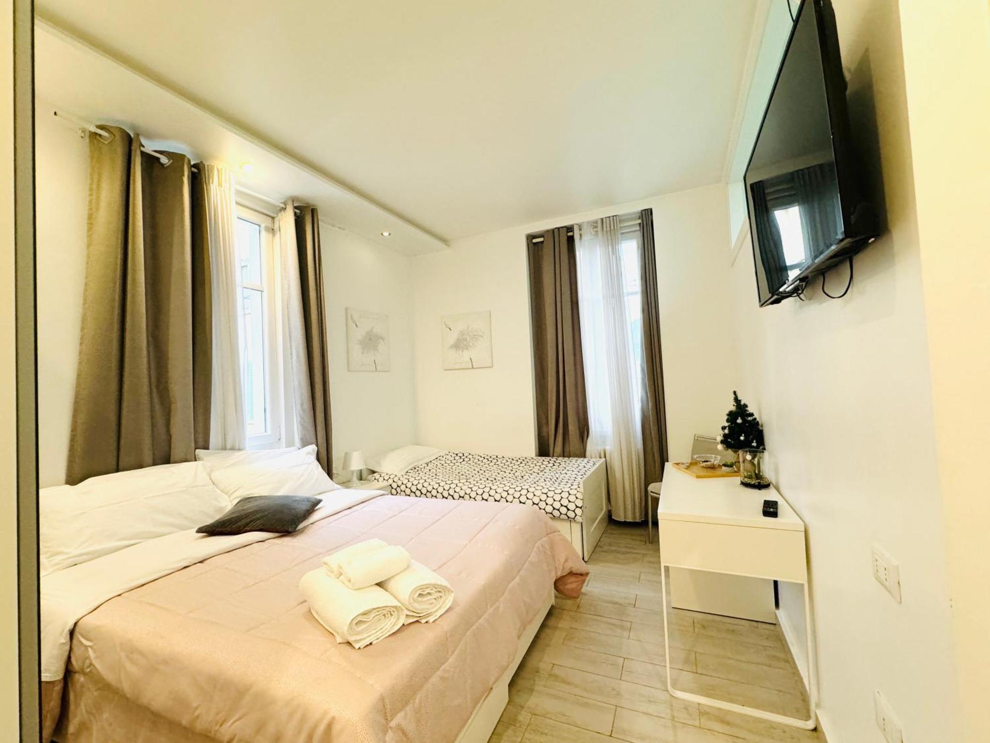 Modern Room With Private Bathroom Trento Exterior photo